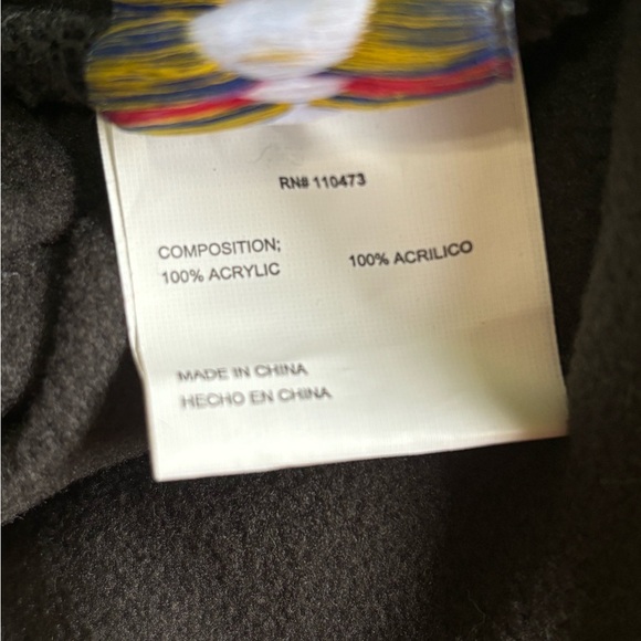 OFFICIAL REAL MADRID BEANIE , 100% ACRYLC - Picture 5 of 5